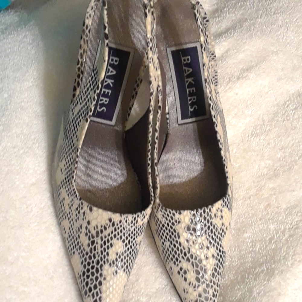 NWOT, Vintage leather snakeskin, slingback heels